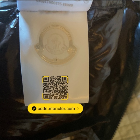 Moncler Bormes Vest Navy Size 2(Medium) - Picture 3 of 4